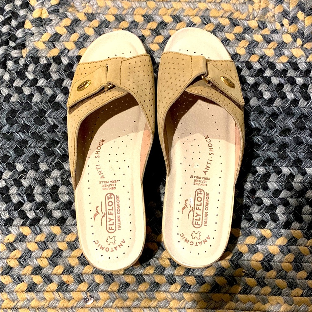 Like New Fly Flot Leather Shoes Size 10